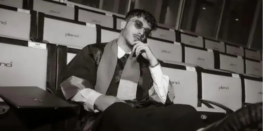 Aziz Hedra Resmi Lulus Kuliah, Siap Fokus Kembali ke Musik