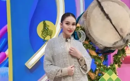 Ayu Ting Ting Bukber Bareng Timnya, Tampil Kompak - Sebut Sudah Bak Keluarga