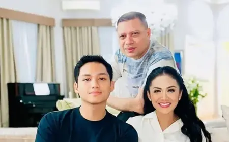 Kris Dayanti Bersyukur Azriel Tuntaskan S-2 Sebelum Menikah