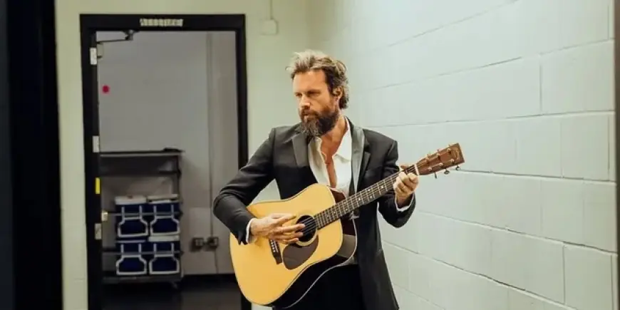 Arti dan Makna Lagu Real Love Baby - Father John Misty, Menerima Cinta Apa Adanya